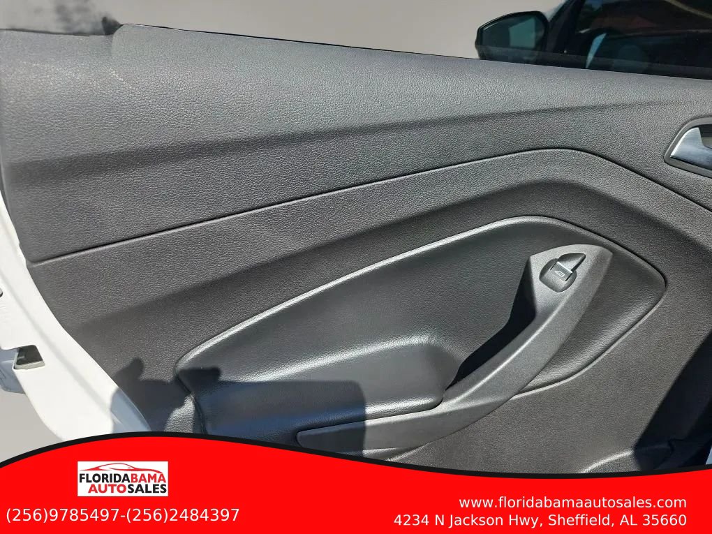 Used 2017 Ford Escape Titanium FWD image 5