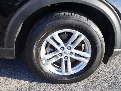 Used 2023 Ford Explorer XLT image 13