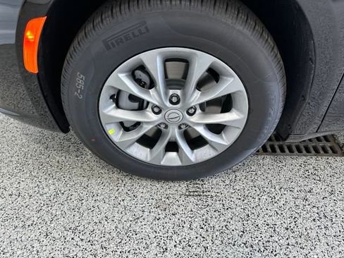 New 2025 Chrysler Pacifica Select image 23