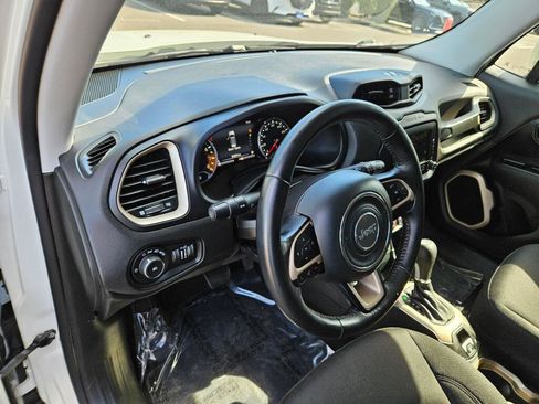 Used 2017 Jeep Renegade Latitude AWD/4WD image 15
