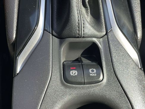Used 2022 Toyota Corolla Cross LE AWD/4WD image 33