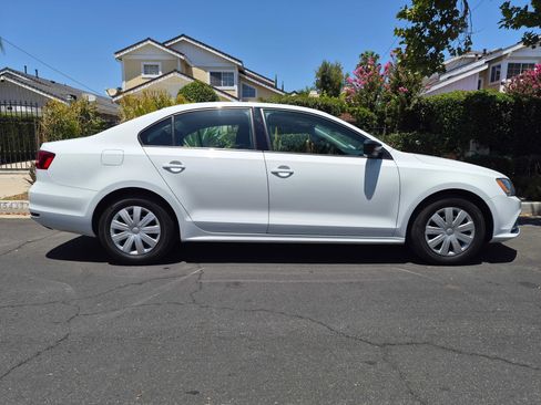 Used 2015 Volkswagen Jetta S FWD image 4