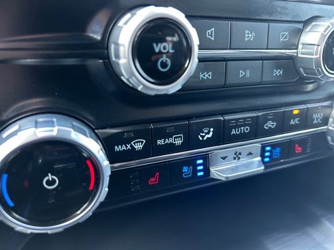 Used 2023 Ford F150 Lariat image 27