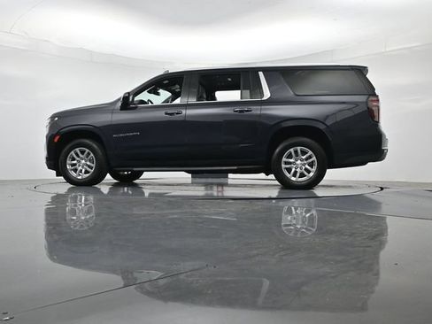 Used 2023 Chevrolet Suburban LT RWD image 41
