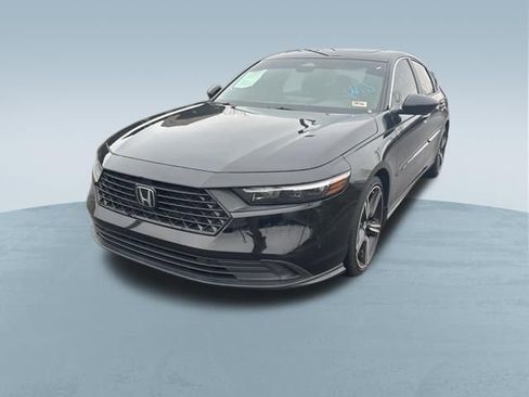 Used 2023 Honda Accord Sport image 3