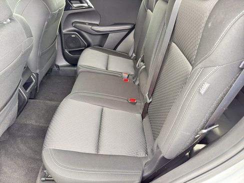 Used 2025 Mitsubishi Outlander ES image 23