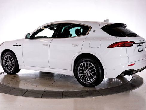 Used 2023 Maserati Grecale GT image 3