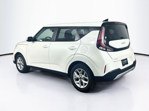 Used 2025 Kia Soul LX w/ LX Technology Package FWD image 5