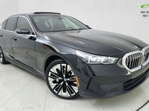 Used 2026 BMW 530i RWD image 1