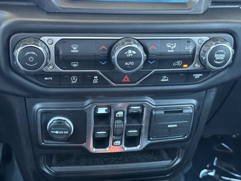 Used 2021 Jeep Gladiator Overland AWD/4WD image 22