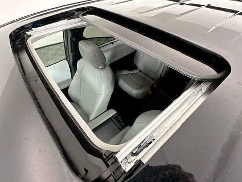Used 2026 Toyota Sienna XLE FWD image 22