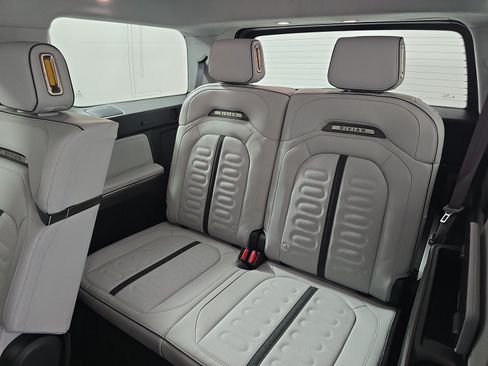 Used 2024 Rivian R1S Launch Edition AWD/4WD image 22