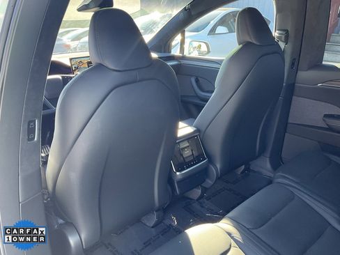 Used 2023 Tesla Model X image 32