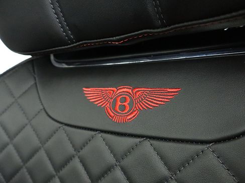 Certified 2017 Bentley Bentayga image 35