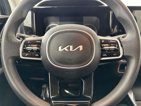Used 2023 Kia Sorento LX FWD image 15