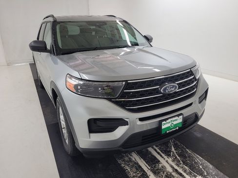 Used 2022 Ford Explorer XLT image 14