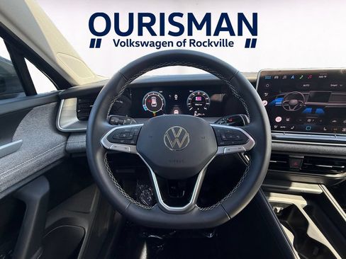 Used 2025 Volkswagen Tiguan S AWD/4WD image 14
