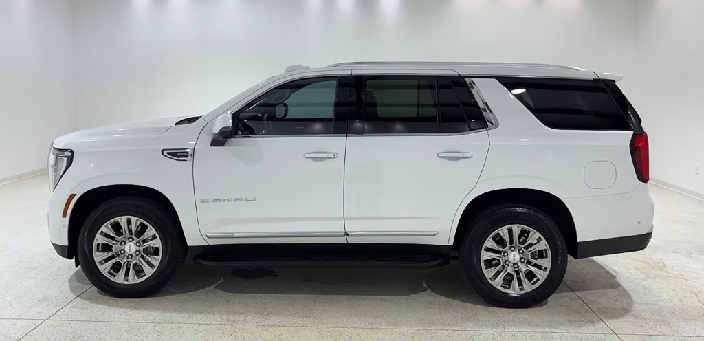 Used 2025 GMC Yukon Denali AWD/4WD image 2