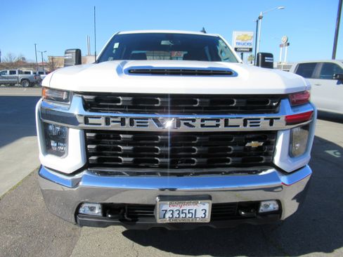 Used 2022 Chevrolet Silverado 2500 LT w/ Convenience Package image 2