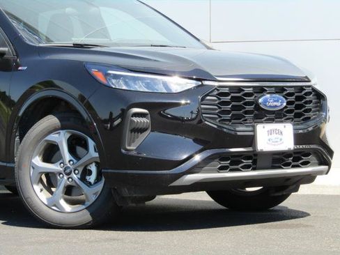 Used 2024 Ford Escape ST-Line w/ Tech Pack #1 AWD/4WD image 4