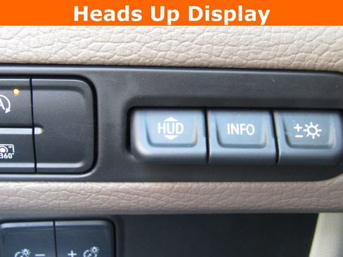 Used 2023 GMC Yukon Denali image 16