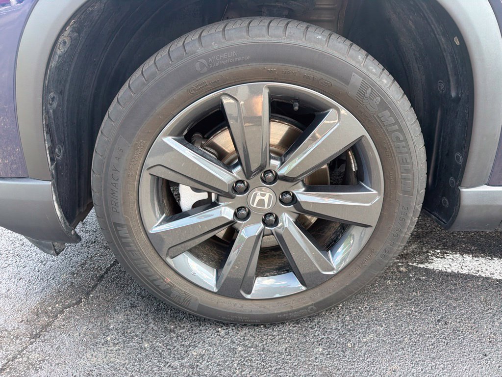 Certified 2025 Honda Pilot Sport image 10