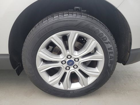 Used 2019 Ford Edge Titanium AWD/4WD image 31