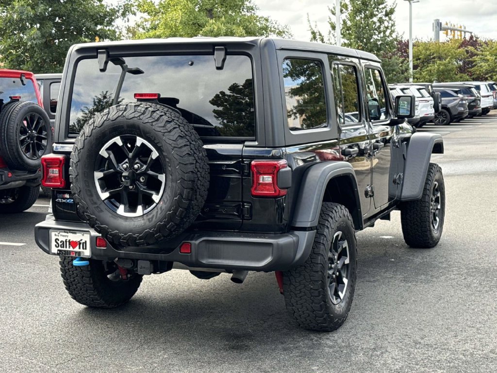 Used 2024 Jeep Wrangler Unlimited Rubicon 4xe w/ Convenience Group AWD/4WD image 8