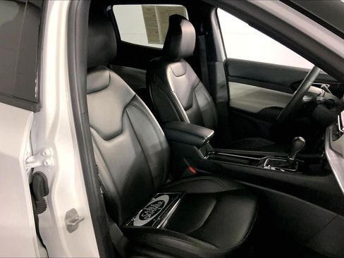 Used 2025 Jeep Compass Limited AWD/4WD image 7