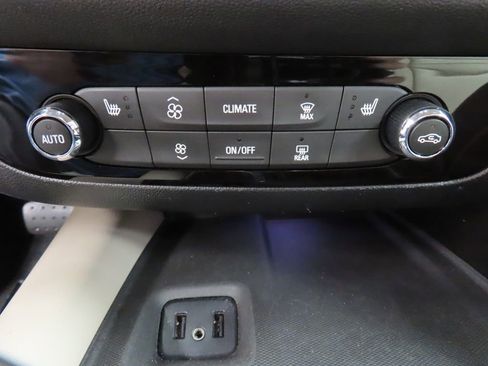 Used 2019 Buick Enclave Essence image 52