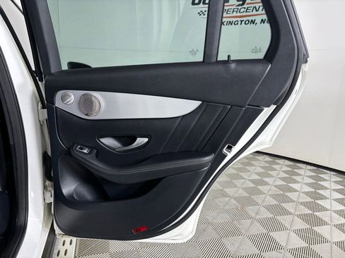 Used 2021 Mercedes-Benz GLC 300 image 25