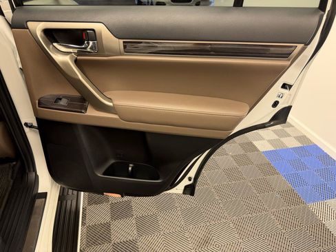 Used 2020 Lexus GX 460 Premium w/ Premium Package AWD/4WD image 18