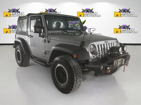 Used 2015 Jeep Wrangler Sport w/ Connectivity Group AWD/4WD image 3