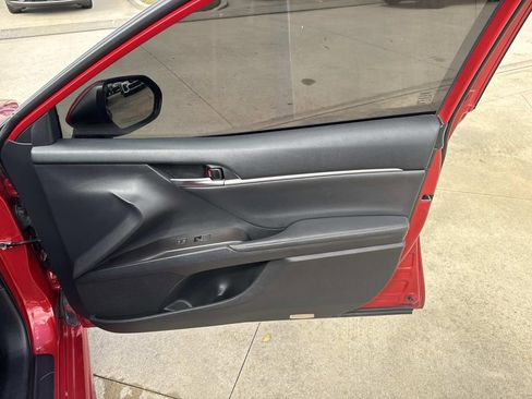 Used 2022 Toyota Camry XSE image 16