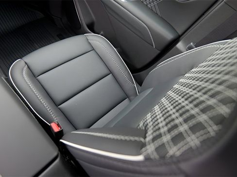 New 2026 GMC Acadia Denali w/ Super Cruise Package image 27