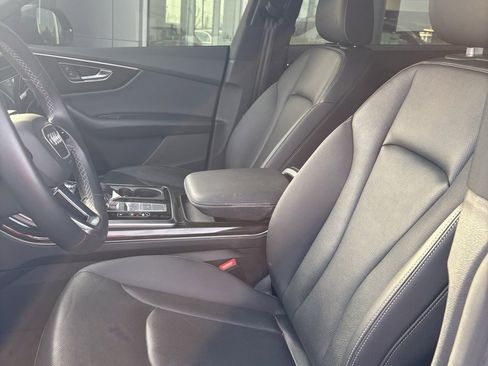 Used 2021 Audi Q8 Prestige w/ Prestige Package image 12