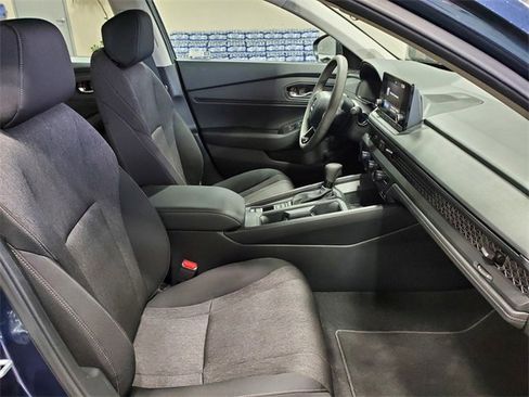 Used 2025 Honda Accord SE image 14