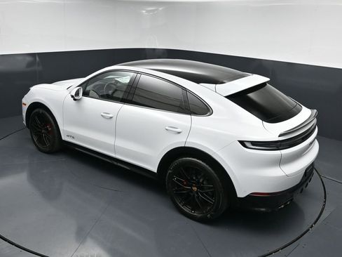 Used 2026 Porsche Cayenne GTS image 15