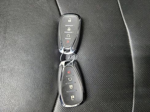 Used 2018 Chevrolet Volt Premier w/ Driver Confidence Package image 32