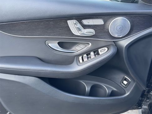 Used 2021 Mercedes-Benz GLC 300 GLC 300 image 27