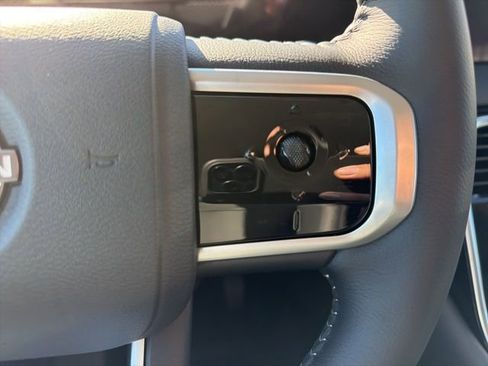 New 2026 Nissan Armada SV image 21