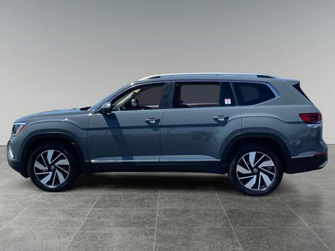 Used 2025 Volkswagen Atlas SEL AWD/4WD image 2