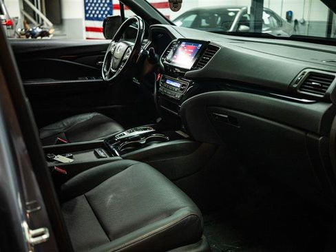 Used 2023 Honda Ridgeline Black Edition image 13