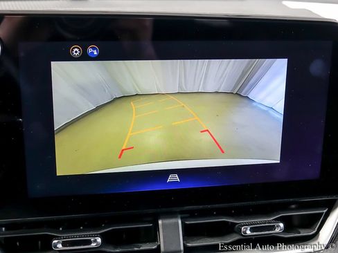Used 2025 Chevrolet Equinox LT AWD/4WD image 16