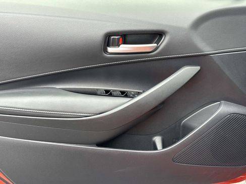 Used 2023 Toyota Corolla SE w/ SE Premium Package image 17