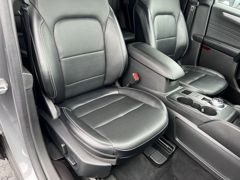 Used 2024 Ford Escape Platinum AWD/4WD image 21