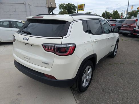 Used 2021 Jeep Compass Latitude FWD image 7