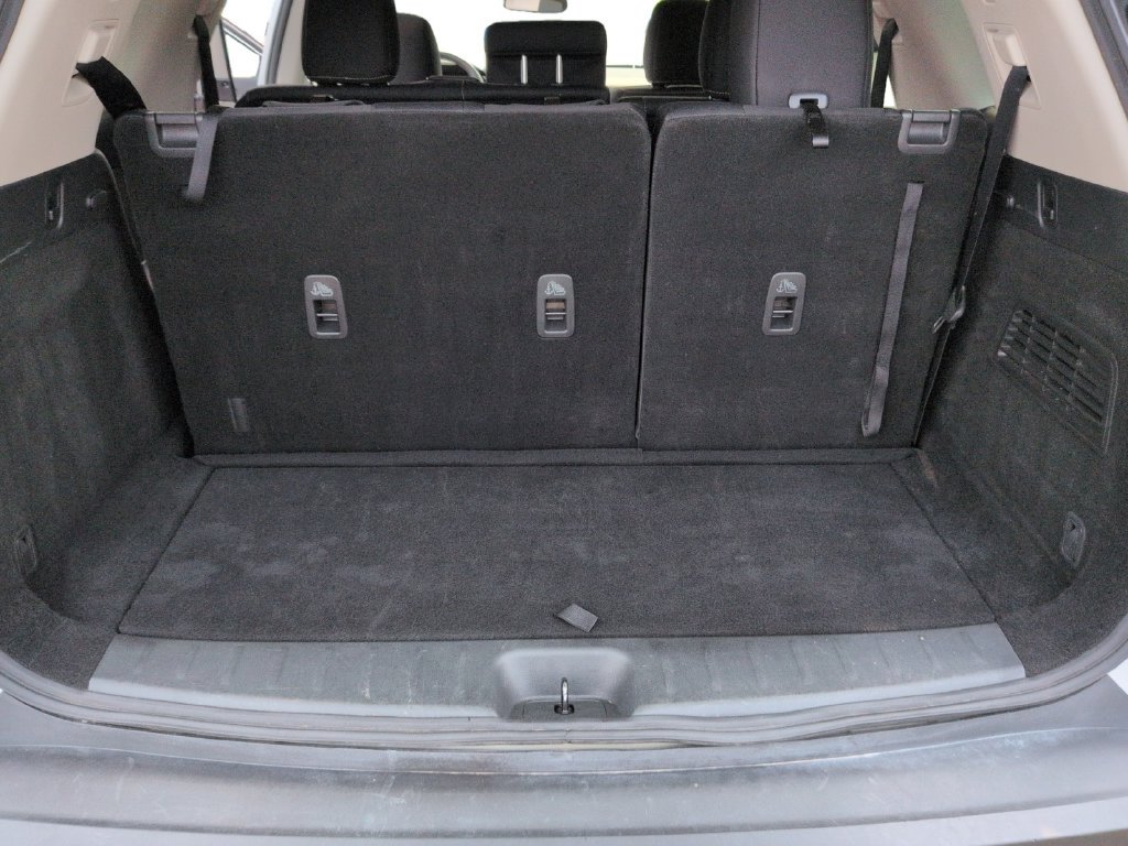 Used 2025 Nissan Pathfinder SV FWD image 25
