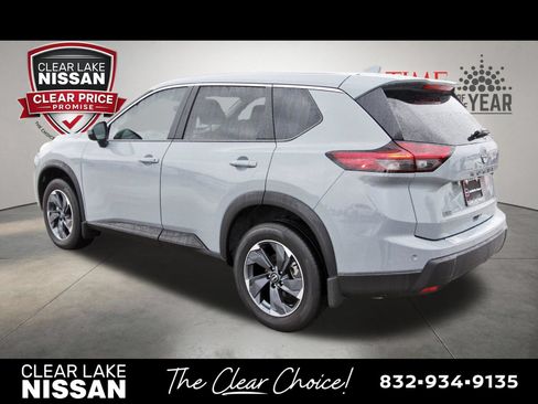 Certified 2026 Nissan Rogue SV FWD image 5