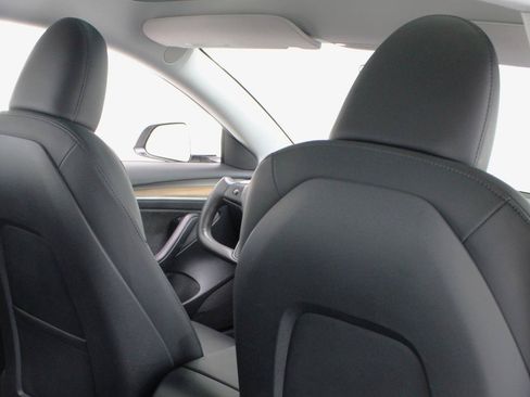 Used 2023 Tesla Model 3 Standard Range RWD image 40